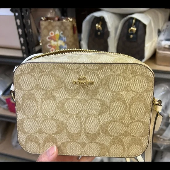 Coach mini camera bag - Picture 2 of 7